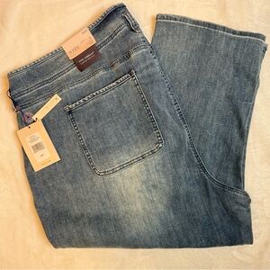 NWT NYDJ Ami Capri Sz 28W